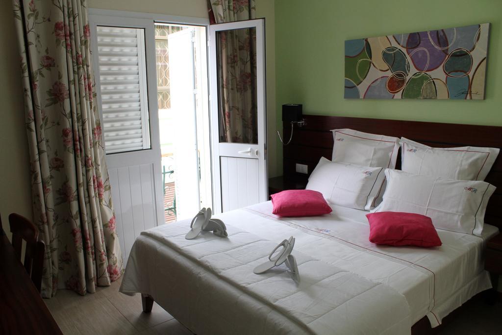 Mindelo Residencial Bed and Breakfast Δωμάτιο φωτογραφία