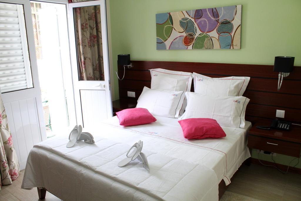 Mindelo Residencial Bed and Breakfast Εξωτερικό φωτογραφία